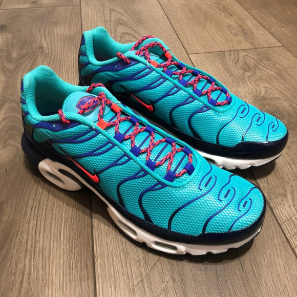 nike tn size 10
